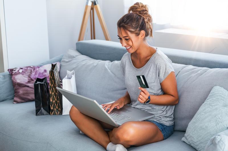 eBay vs. Macy's: Which Consumer Stock Is a Better Buy in 2026?