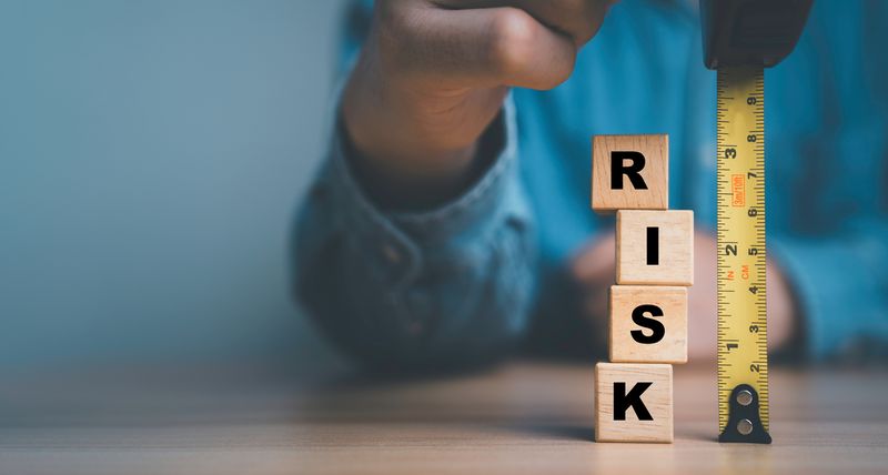 fool.com - Matt DiLallo - The Market Is Flashing Warning Signals Not Seen in Years. Here's Why I Just Bought 3 of SCHD's Dividend Kings.