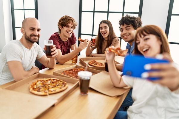 Domino's Pizza EPS Shines in Q4