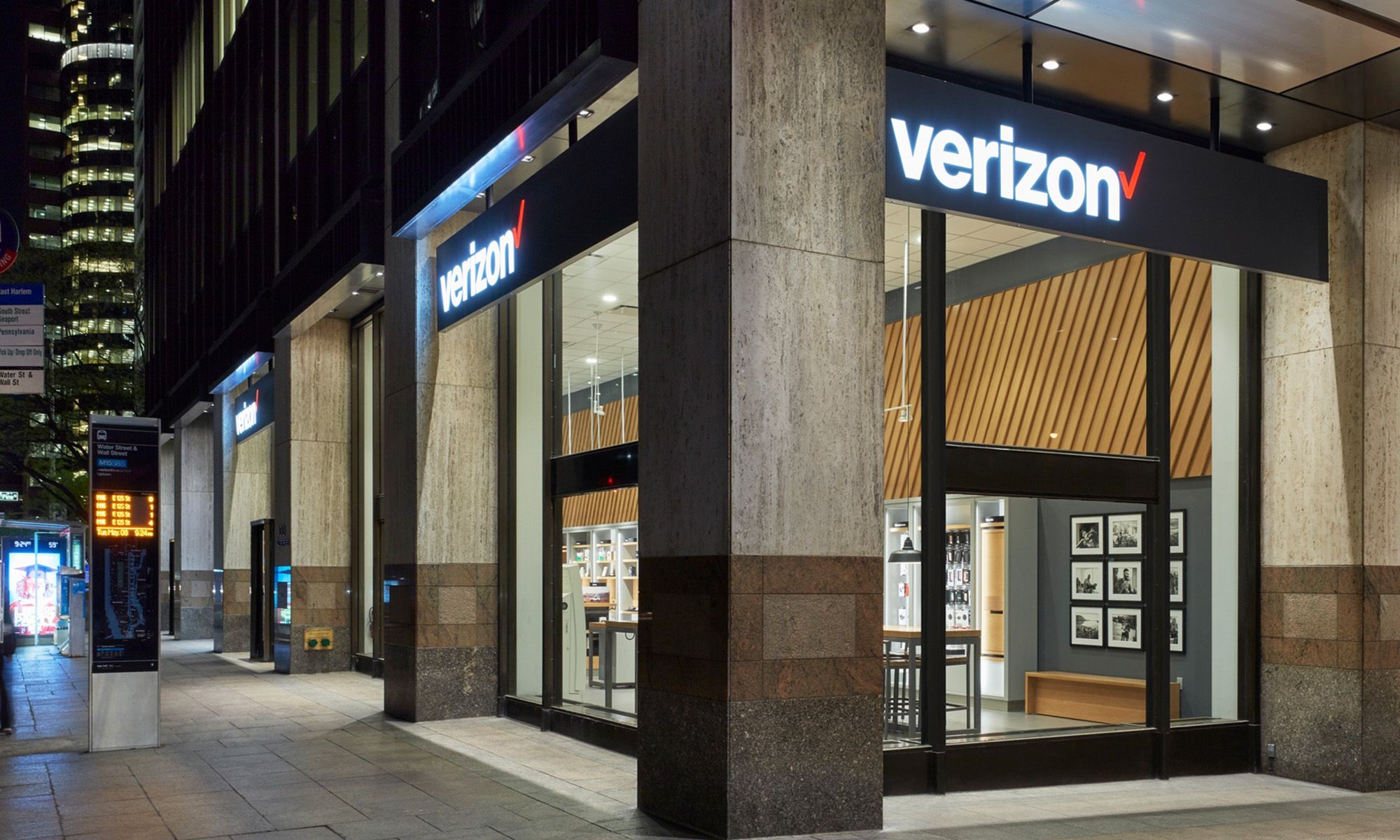 Investment Company Oak Harvest Opened a Position in Verizon. Is the Stock a Buy?
