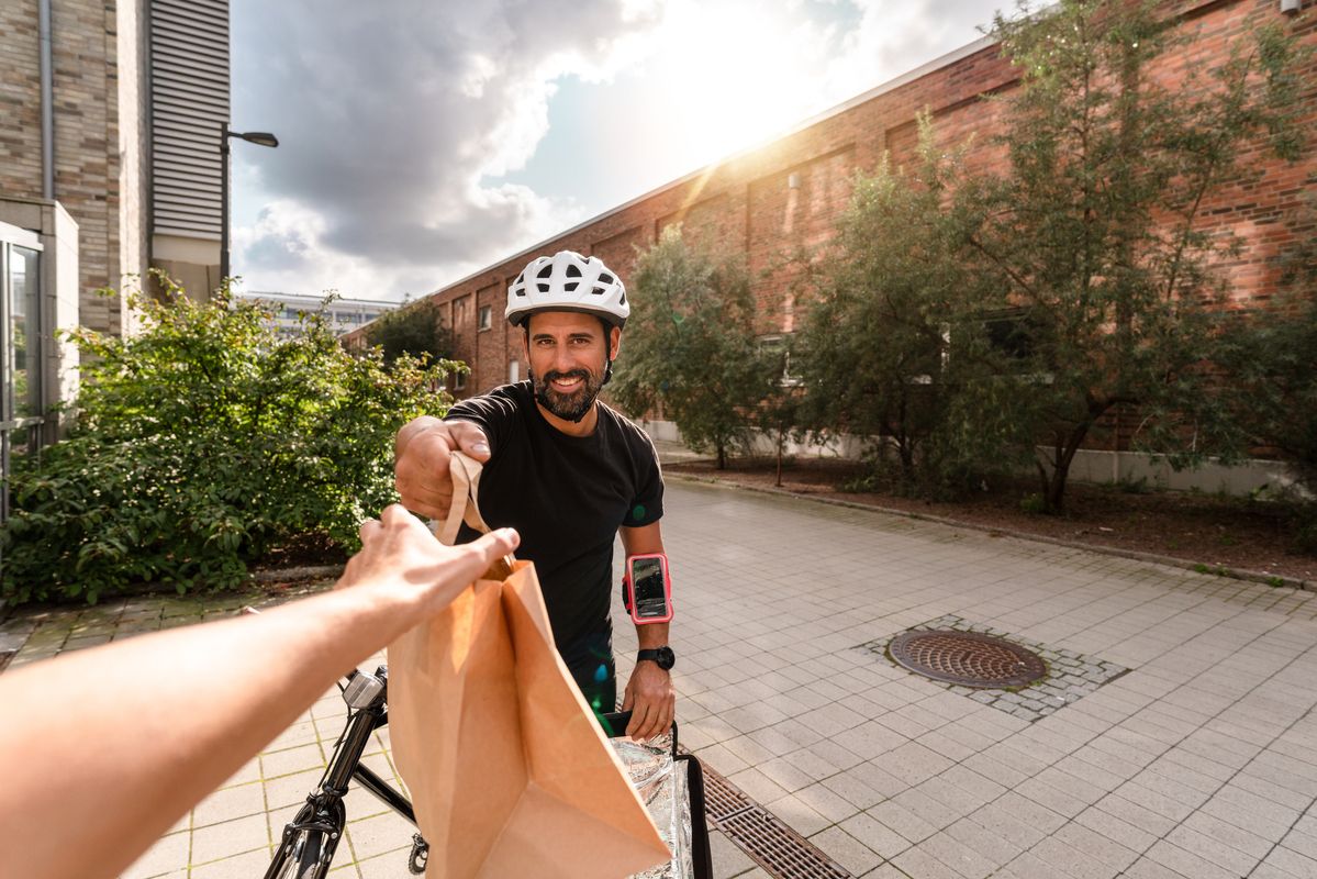 fool.com - Brendan Coffey - Advance Auto Parts vs. DoorDash: Which Consumer Stock Is a Better Buy in 2026?