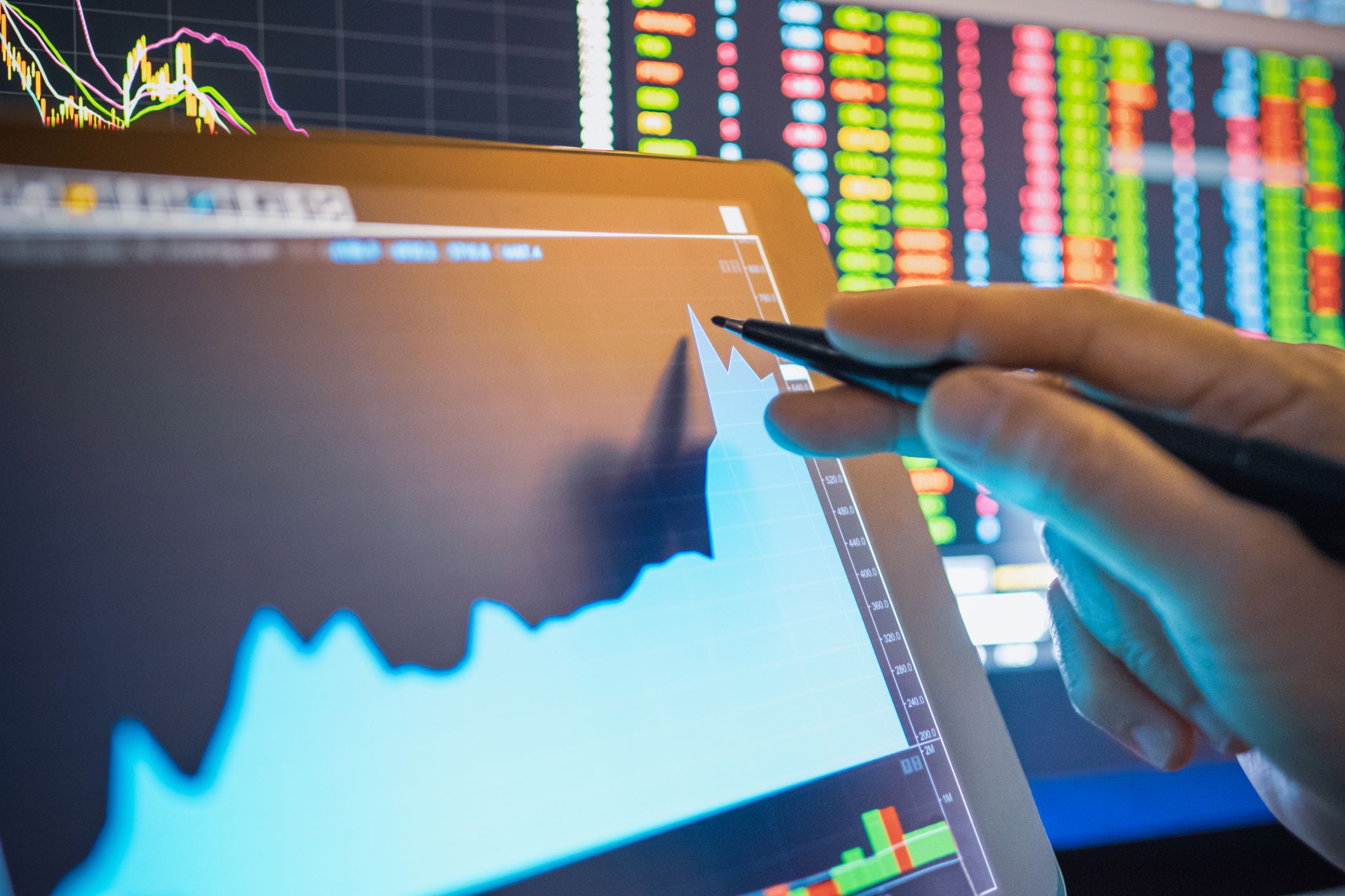 Prediction: A $10,000 Investment in This Memory Stock Will Double by 2030 (Hint: It’s Not Micron or Sandisk)