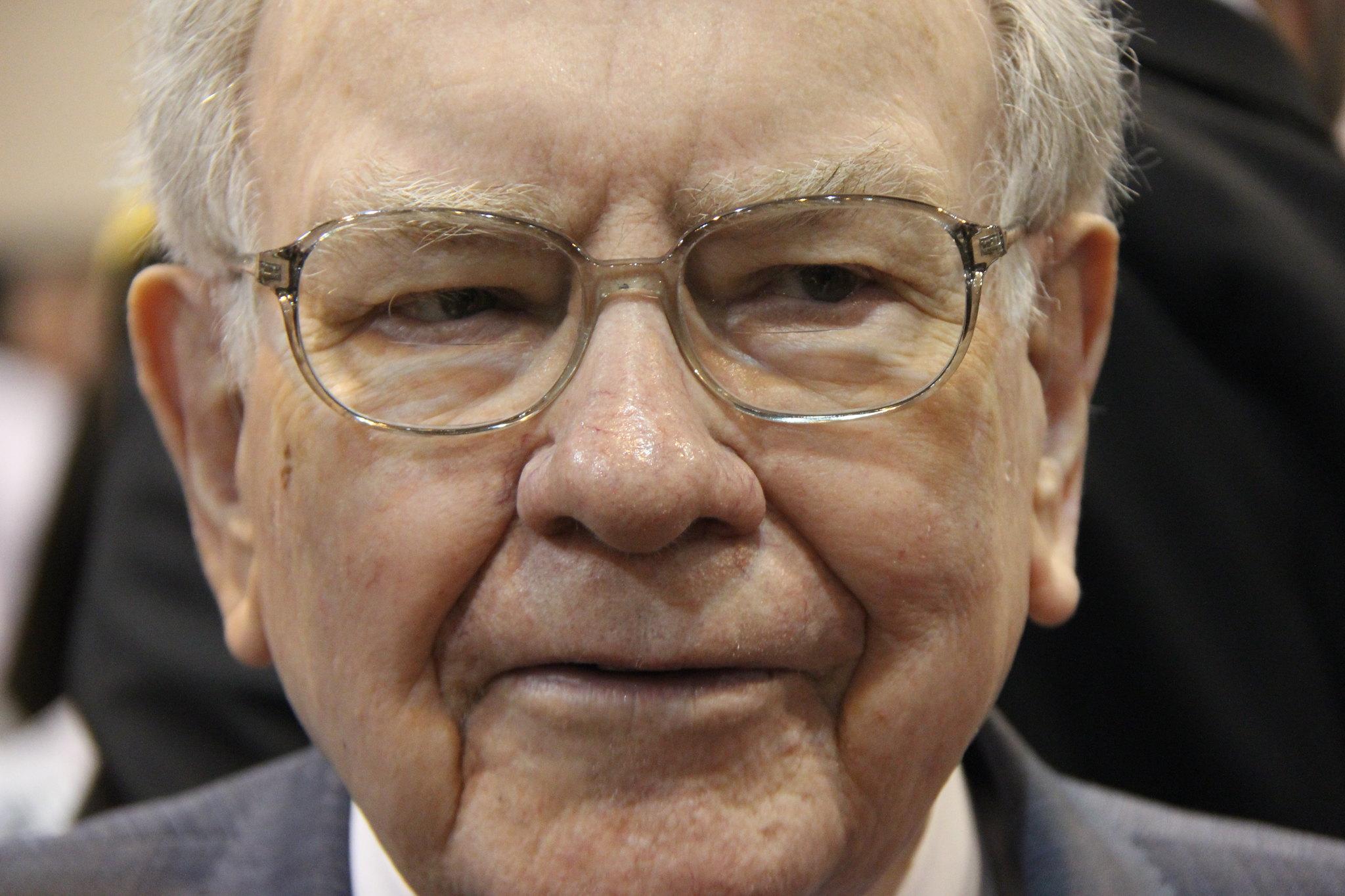 Warren Buffett $187 Billion Warning to Wall Street Echoes Louder Than Ever , Thanks to His Favorite Valuation Measure