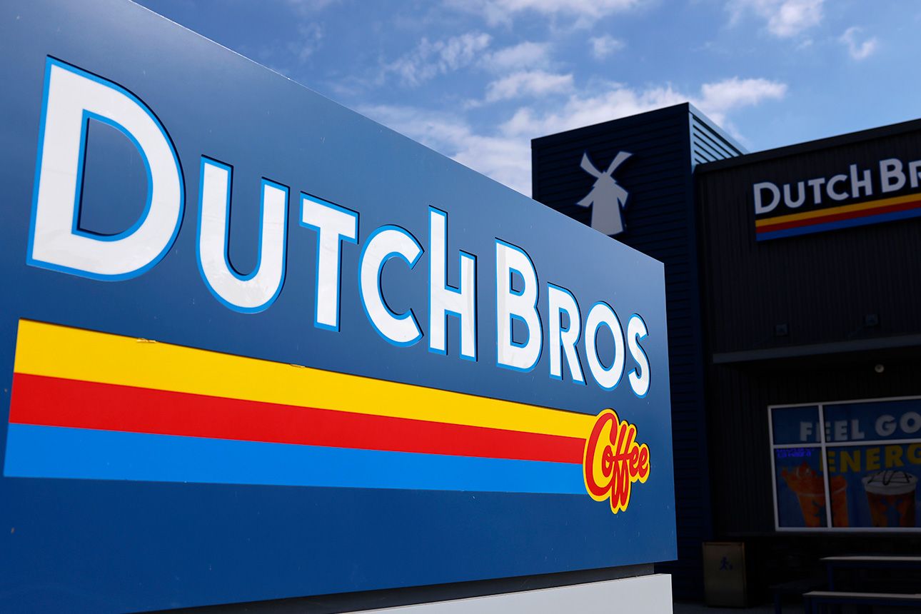 fool.com - Jack Delaney - Dutch Bros vs. Hershey: Which Stock Is the Better Buy Before 2027?