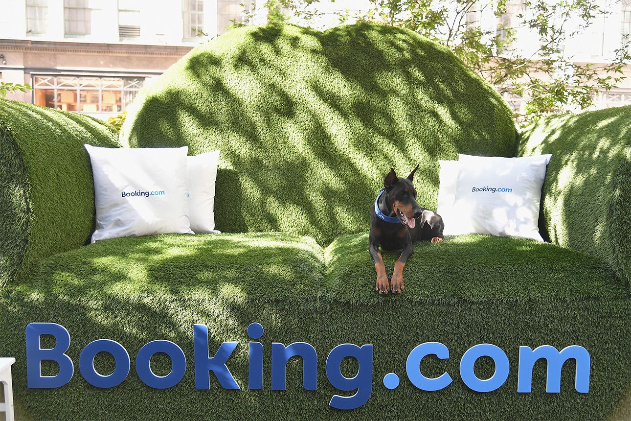 fool.com - Brendan Coffey - Advance Auto Parts vs. Booking Holdings: Which Consumer Stock Is a Better Buy in 2026?