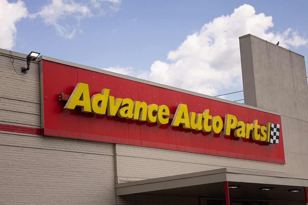 fool.com - Brendan Coffey - Advance Auto Parts vs. Five Below: Expand or Revamp? Which Retailer's Strategy for 2026 Will Pay Off for Investors?